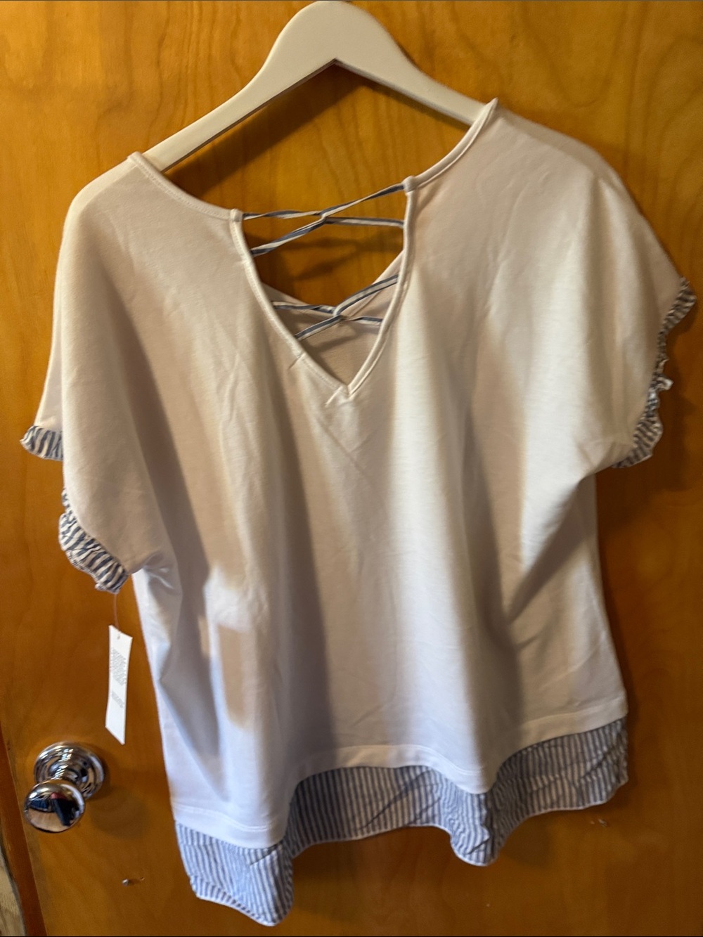 Morgan Taylor White Short-Sleeve V-Neck Top with Blue Stripe Trim - Picture 2 of 4